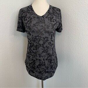 Tek Gear Essential Gear Black Floral V Neck Short Sleeve Top Size S